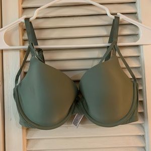 NWOT Victoria’s Secret Lined Demi Bra
